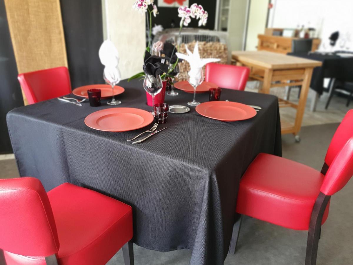 Hotel L Ander Saint-Flour  Bagian luar foto