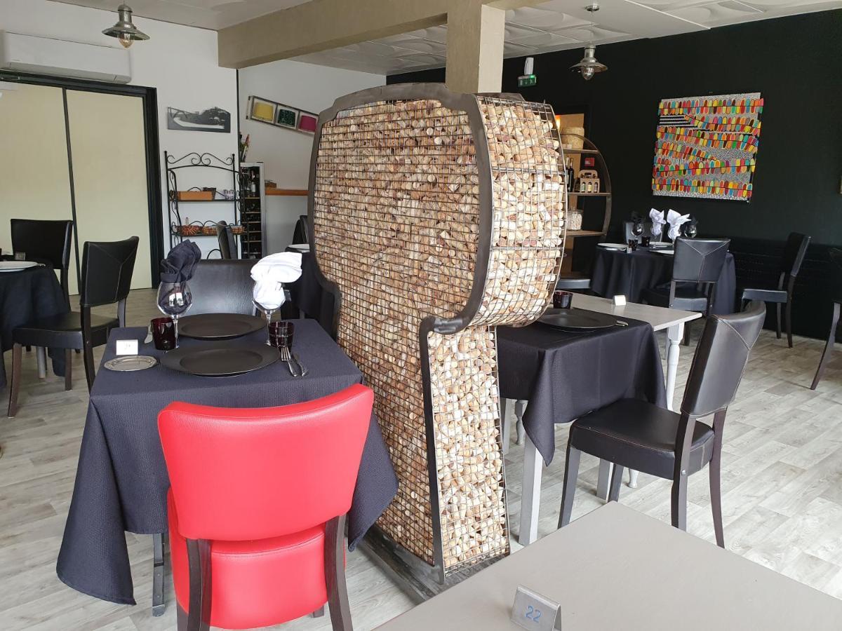 Hotel L Ander Saint-Flour  Bagian luar foto