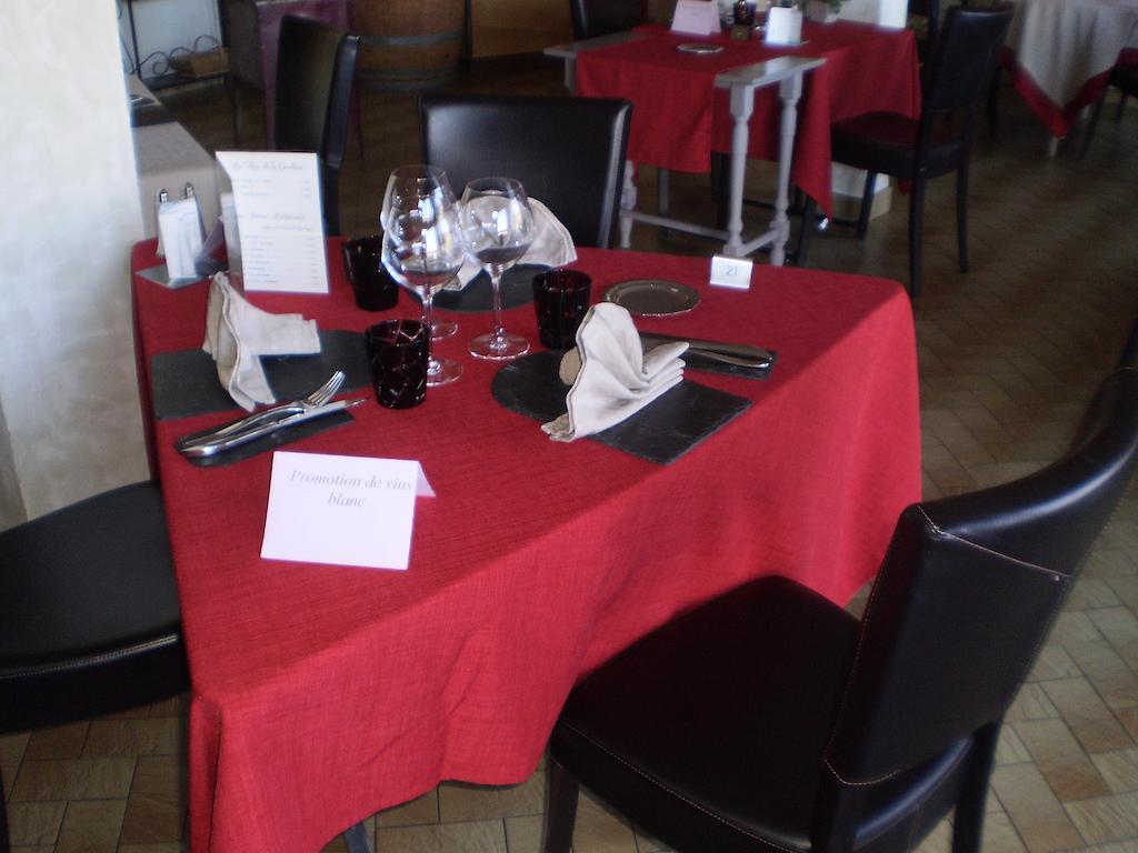 Hotel L Ander Saint-Flour  Bagian luar foto