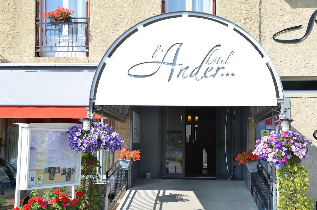 Hotel L Ander Saint-Flour  Bagian luar foto