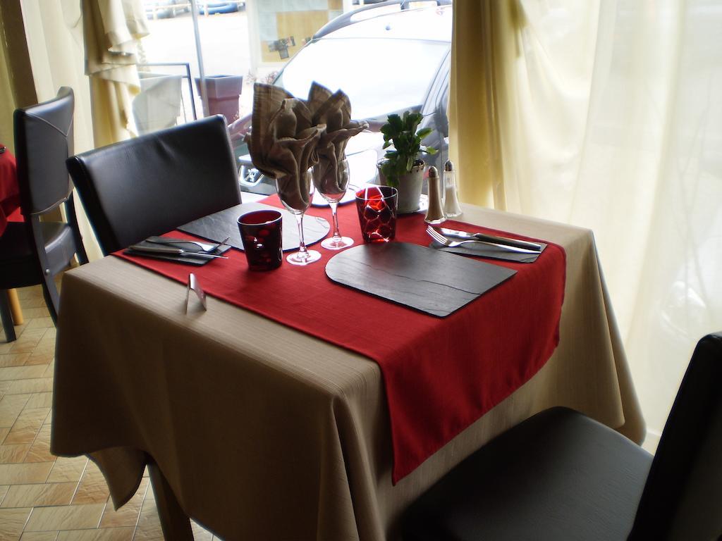 Hotel L Ander Saint-Flour  Ruang foto
