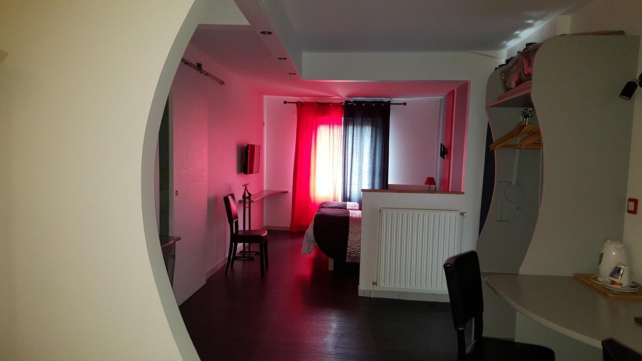 Hotel L Ander Saint-Flour  Bagian luar foto