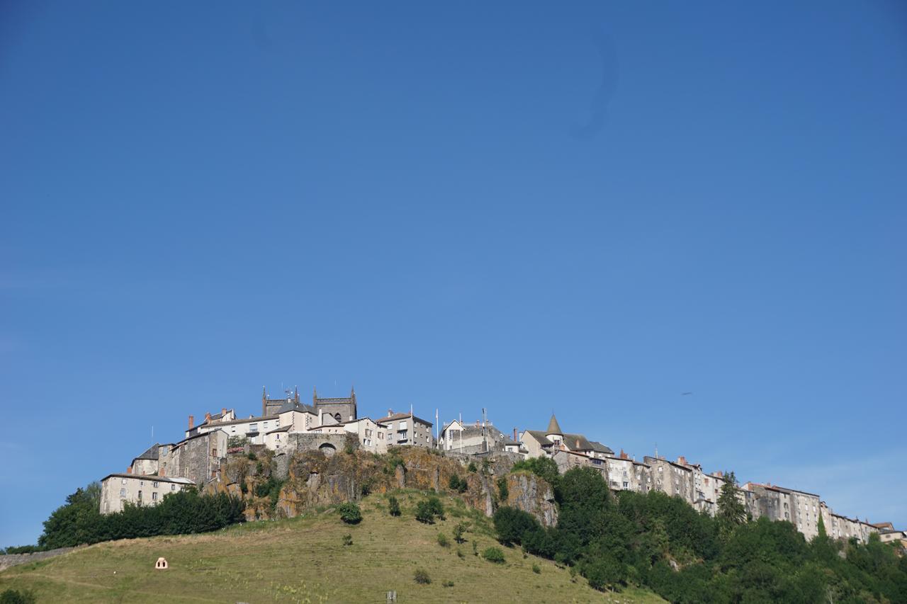 Hotel L Ander Saint-Flour  Bagian luar foto